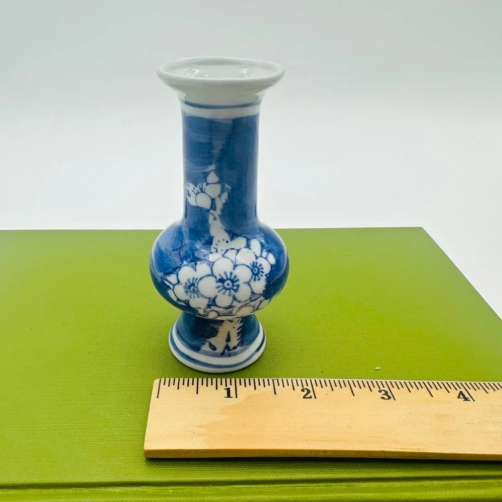 Blue and White Porcelain Cherry Blossom Floral Bud Vase 4